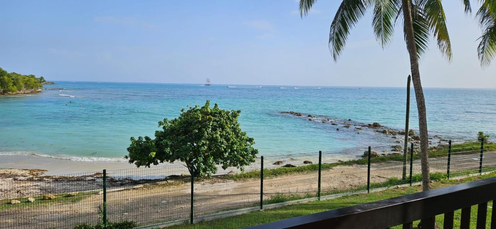 Studio Magnifique Vue Mer - Pieds Dans L'Eau - Bord De Plage - Citerne D'Eau เลอโกซิเยร์ ภายนอก รูปภาพ